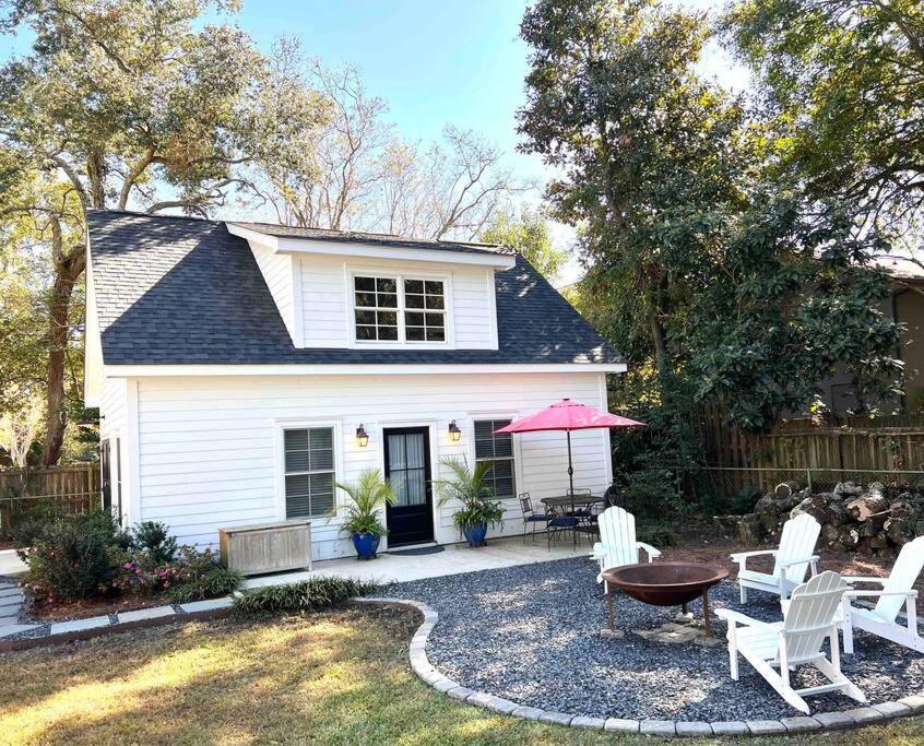 Liz Lane Cottage- Entire Charleston