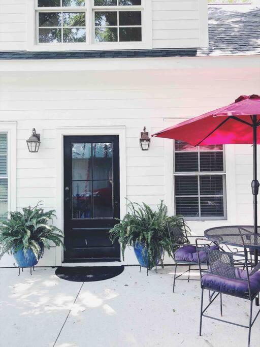 Liz Lane Cottage- Entire Holiday home *