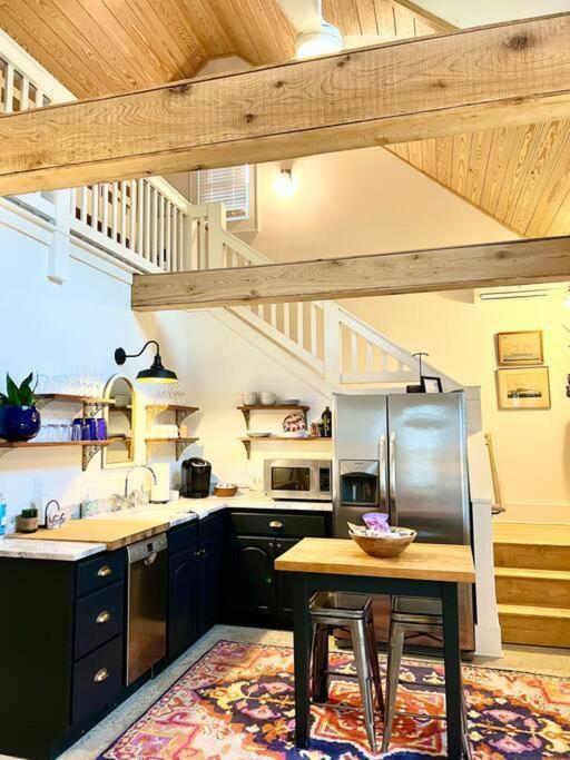 Liz Lane Cottage- Entire Holiday home